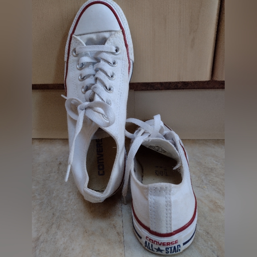 Low top Converse All Stars